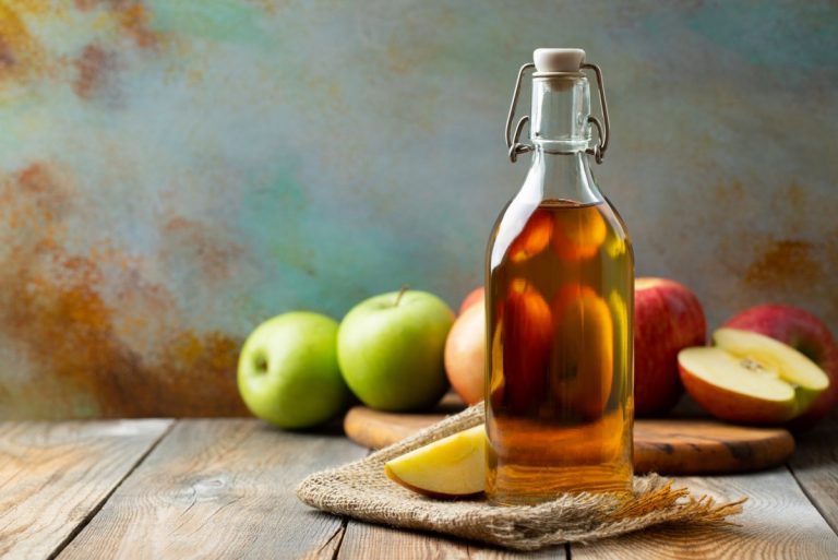 3 Remarkable Ways to Use Apple Cider Vinegar For Acid Reflux